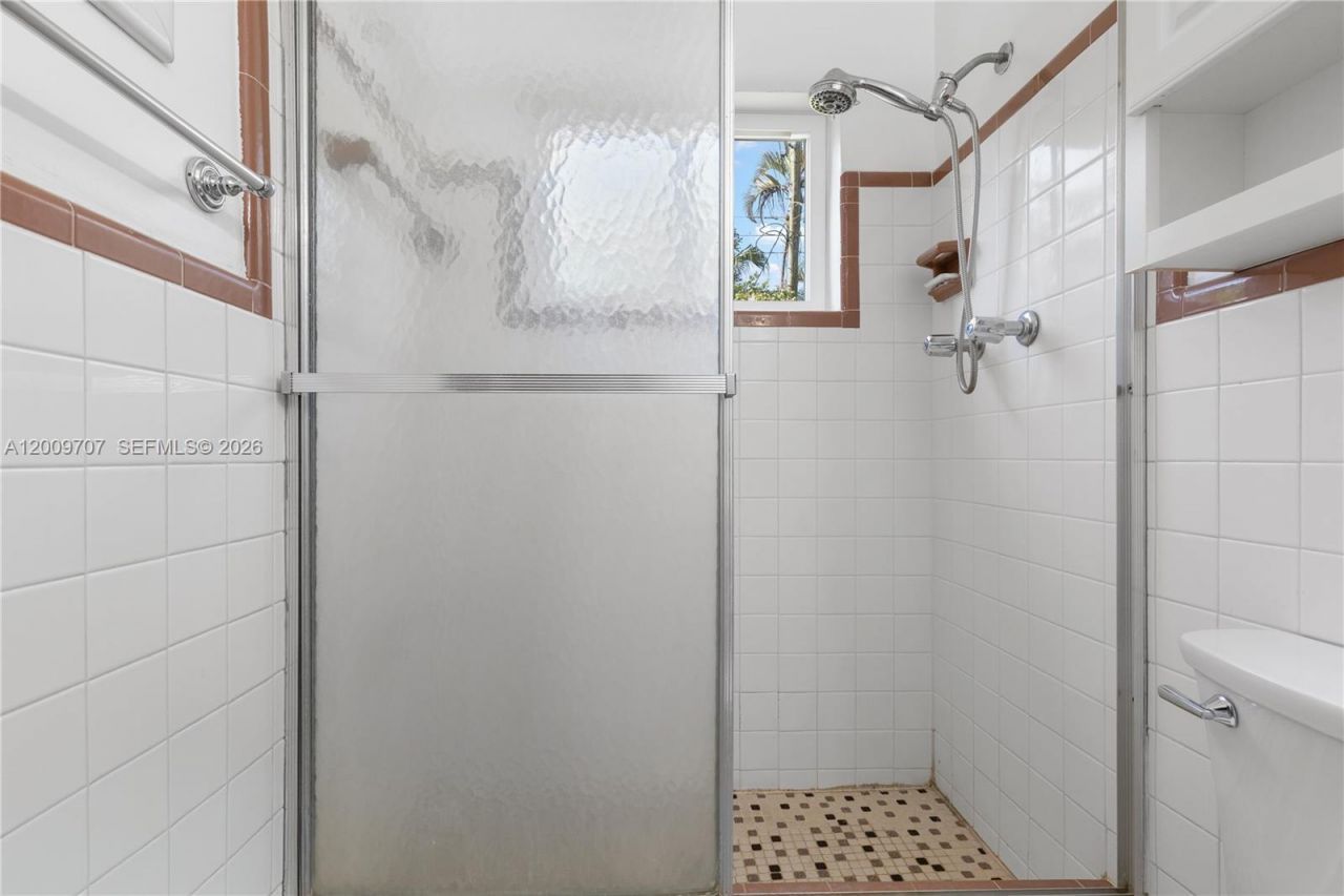 906 NE 5th St , Hallandale Beach, FL 33009 Photo