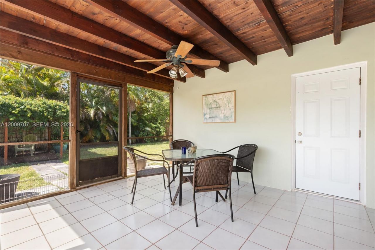 906 NE 5th St , Hallandale Beach, FL 33009 Photo