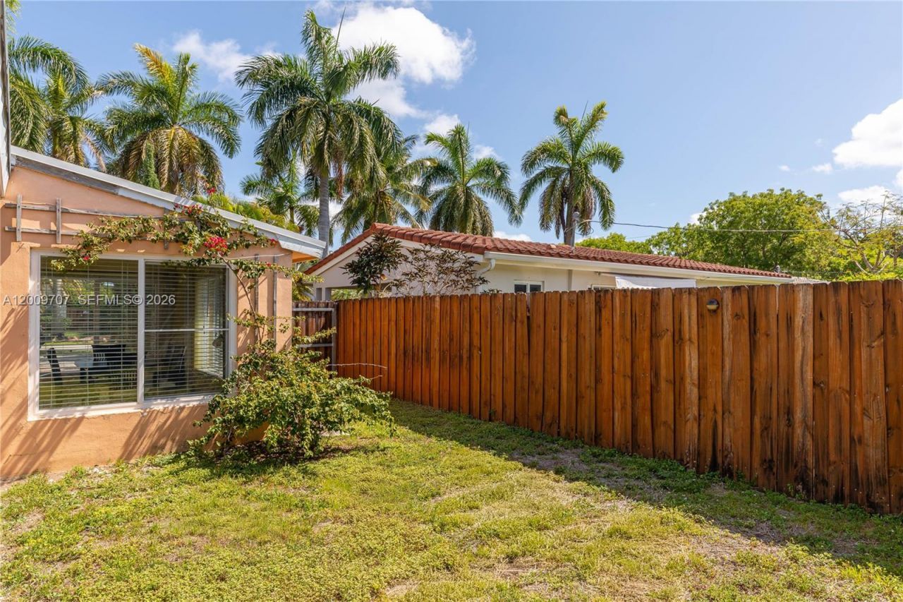 906 NE 5th St , Hallandale Beach, FL 33009 Photo