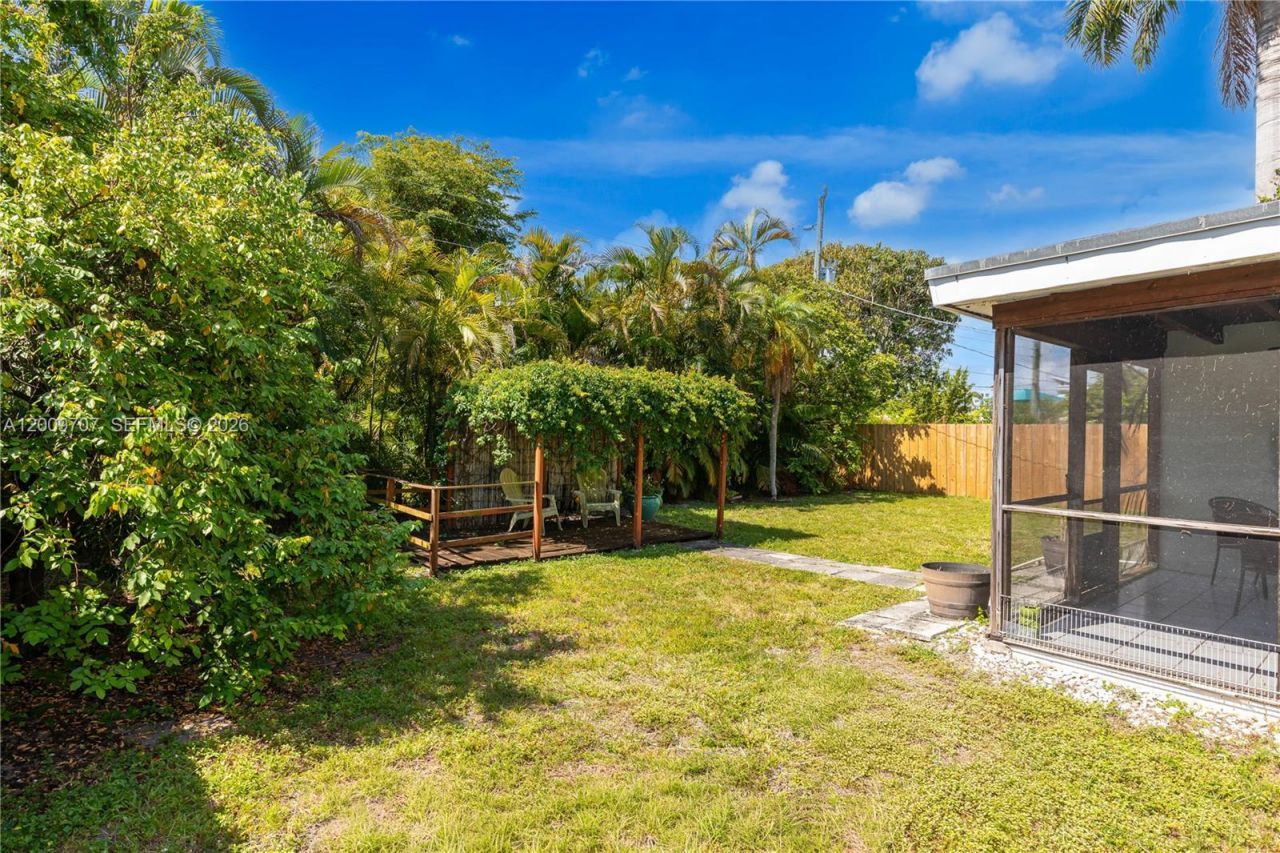 906 NE 5th St , Hallandale Beach, FL 33009 Photo