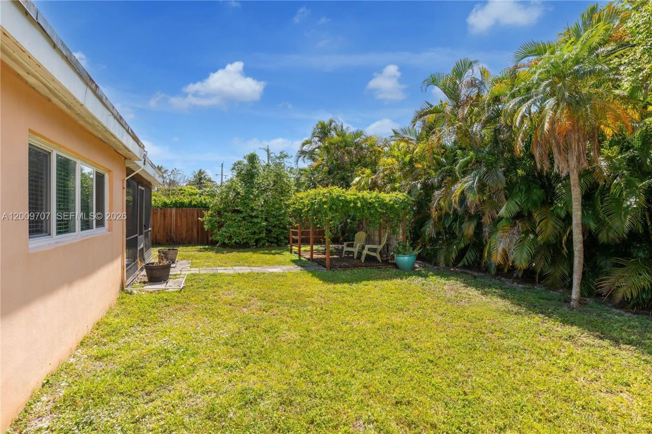 906 NE 5th St , Hallandale Beach, FL 33009 Photo