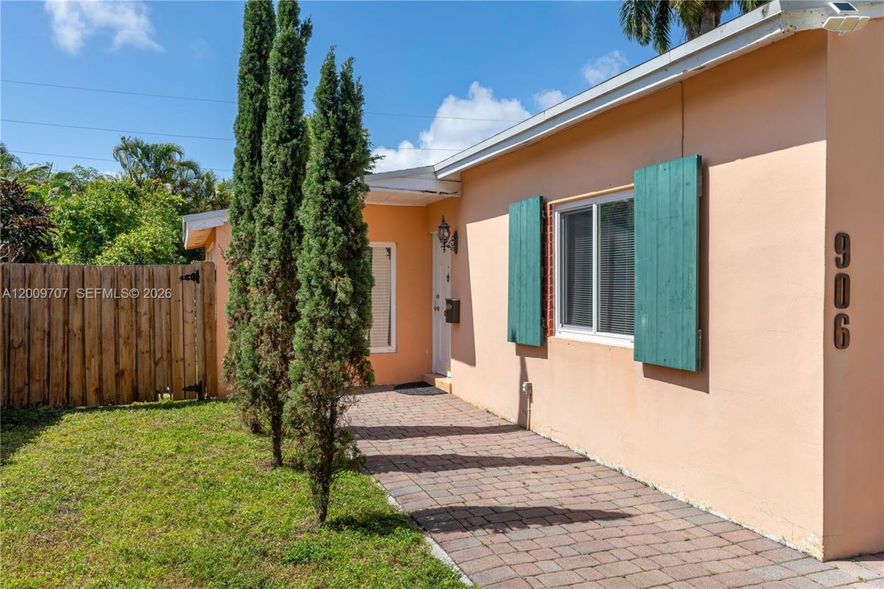 906 NE 5th St , Hallandale Beach, FL 33009 Photo
