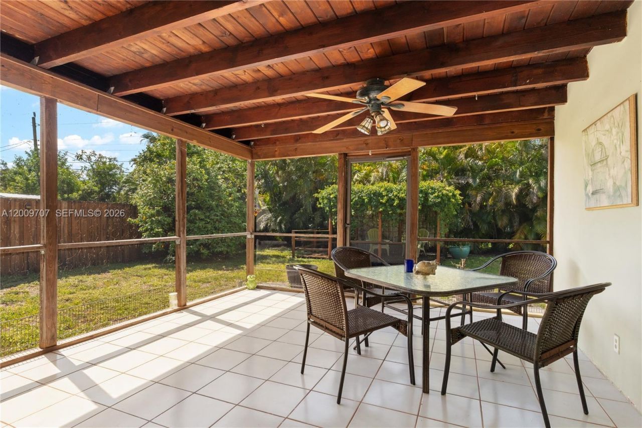 906 NE 5th St , Hallandale Beach, FL 33009 Photo