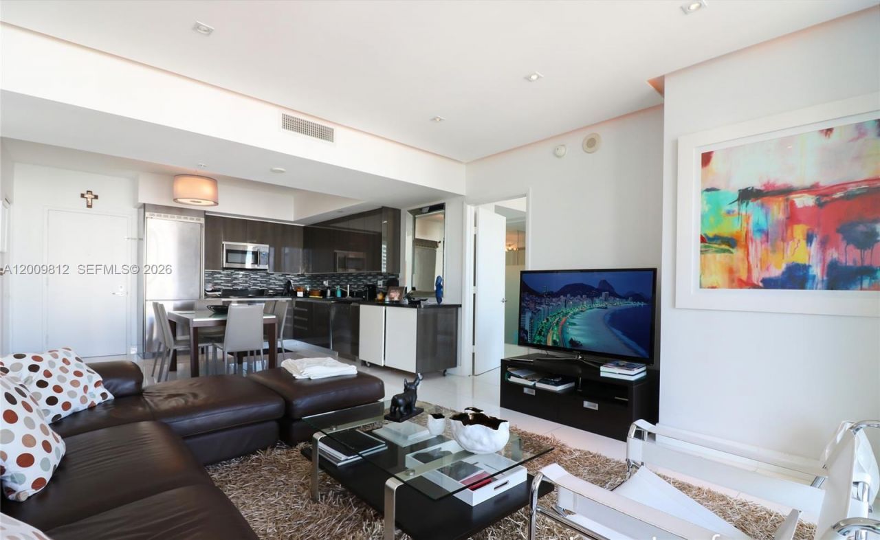 92 SW 3rd St , Unit 3211, Miami, FL 33130 Photo