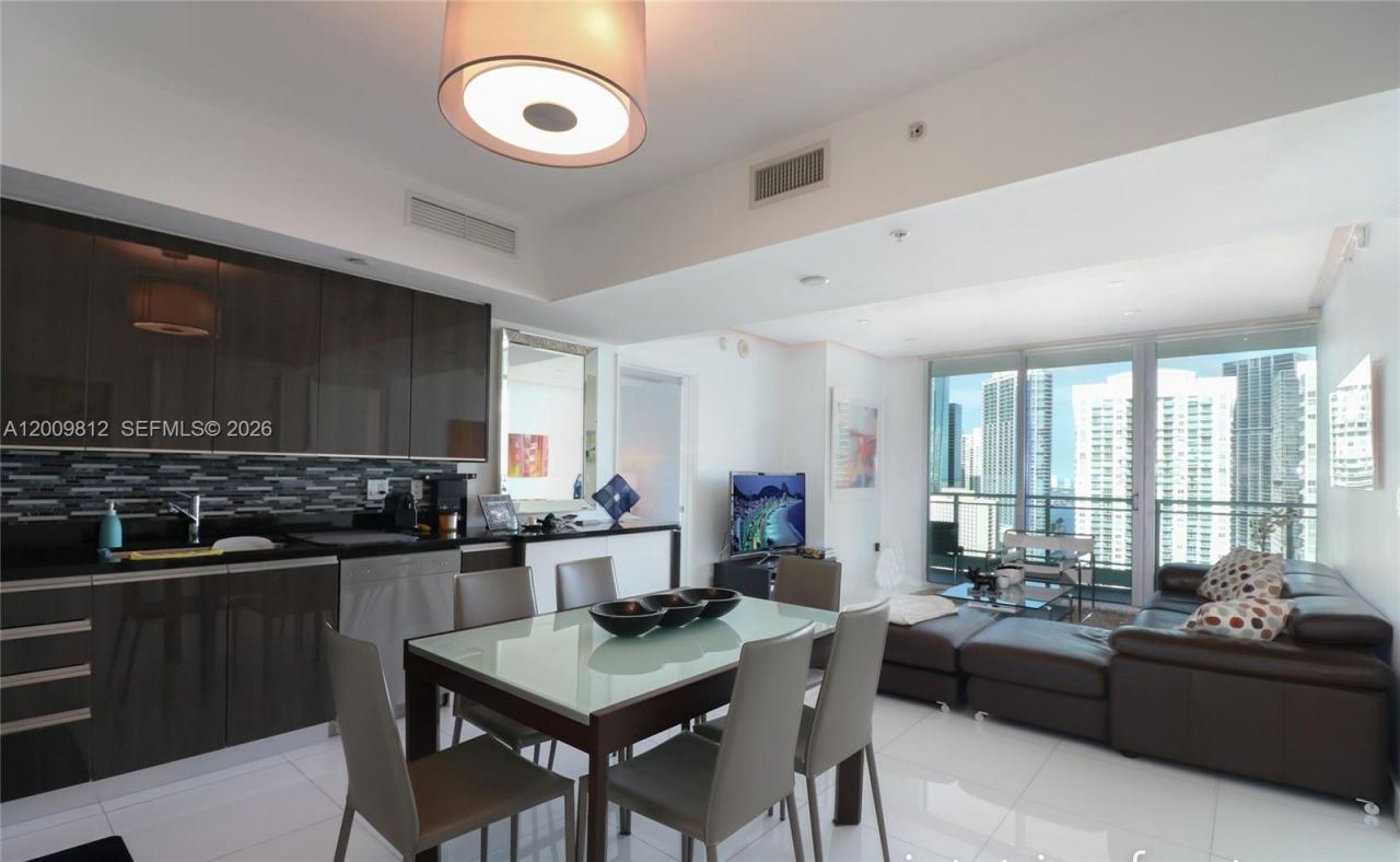 92 SW 3rd St , Unit 3211, Miami, FL 33130 Photo