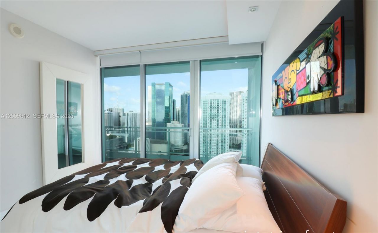 92 SW 3rd St , Unit 3211, Miami, FL 33130 Photo