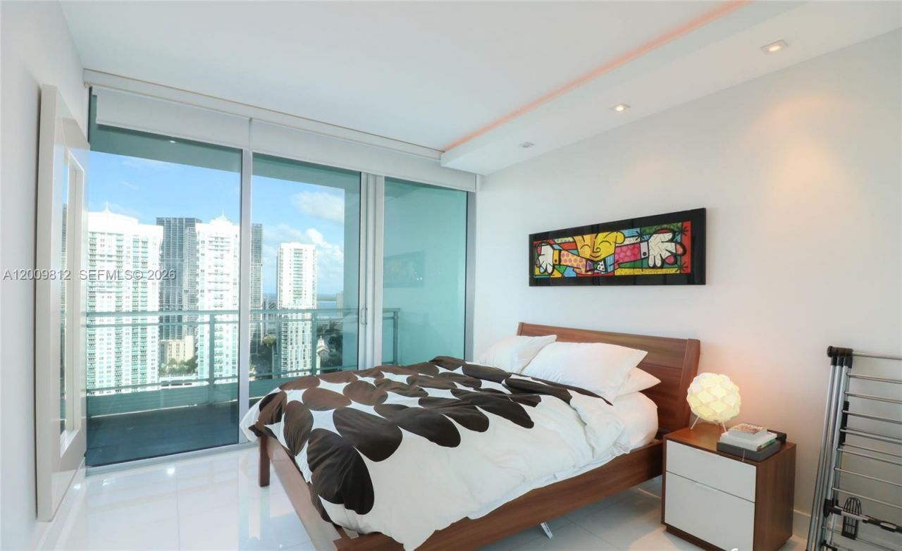 92 SW 3rd St , Unit 3211, Miami, FL 33130 Photo