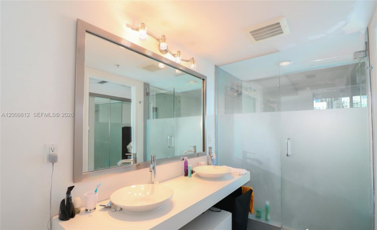 92 SW 3rd St , Unit 3211, Miami, FL 33130 Photo