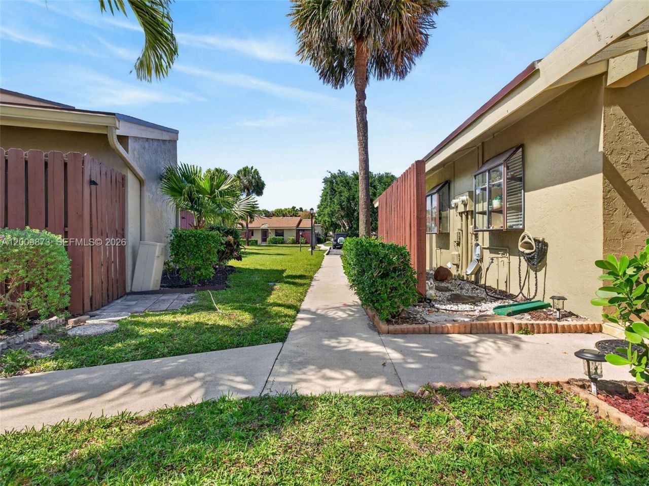 64 Meadows Dr , Boynton Beach, FL 33436 Photo