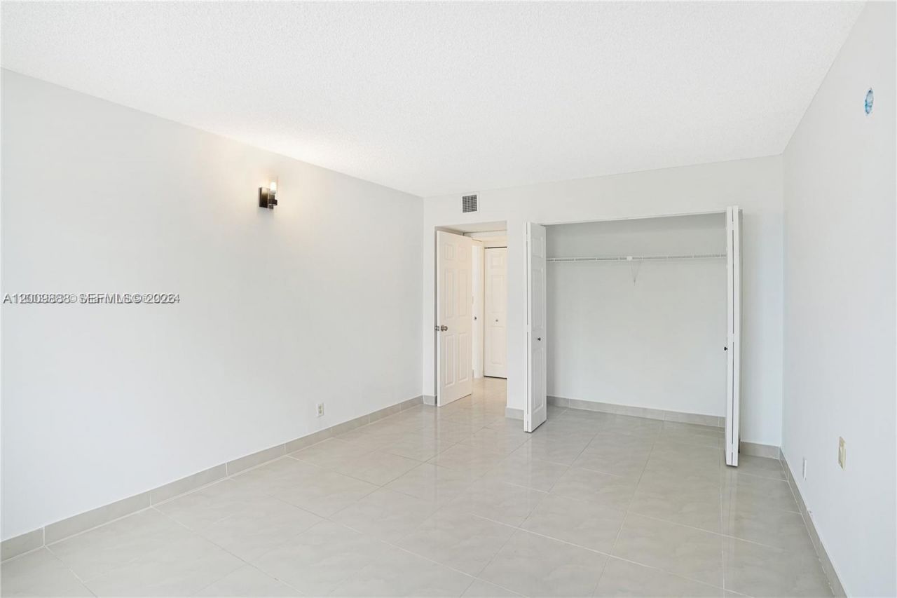 3800 S Ocean Dr, Unit 414, Hollywood, FL 33019 Photo