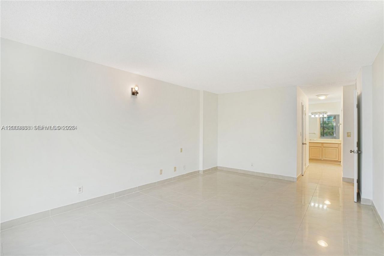 3800 S Ocean Dr, Unit 414, Hollywood, FL 33019 Photo