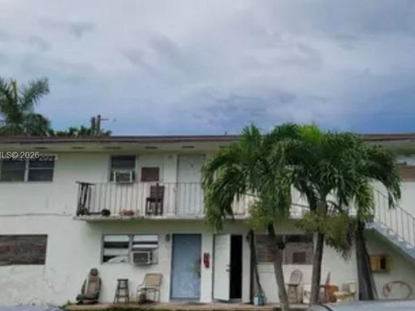 688 SW 6th St , Belle Glade, FL 33430