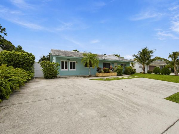 2788 Lake Ida Road, Delray Beach, FL 33445
