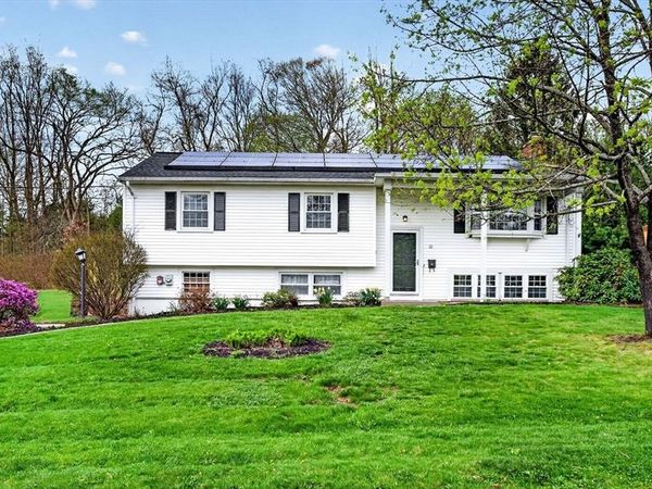 10 Meadowbrook Rd, Auburn, MA 01501