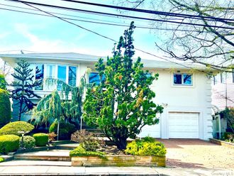 728 Arbuckle Avenue  Woodmere, NY 11598
