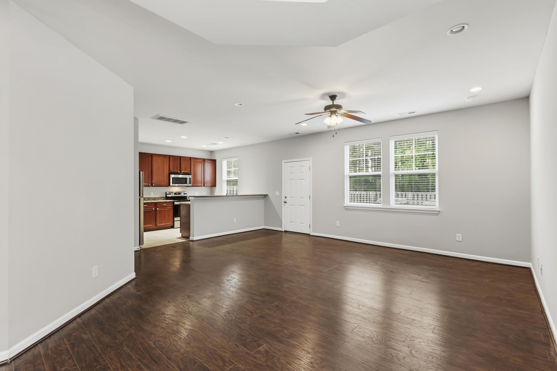 365 Sanctuary Park Drive Photo 10