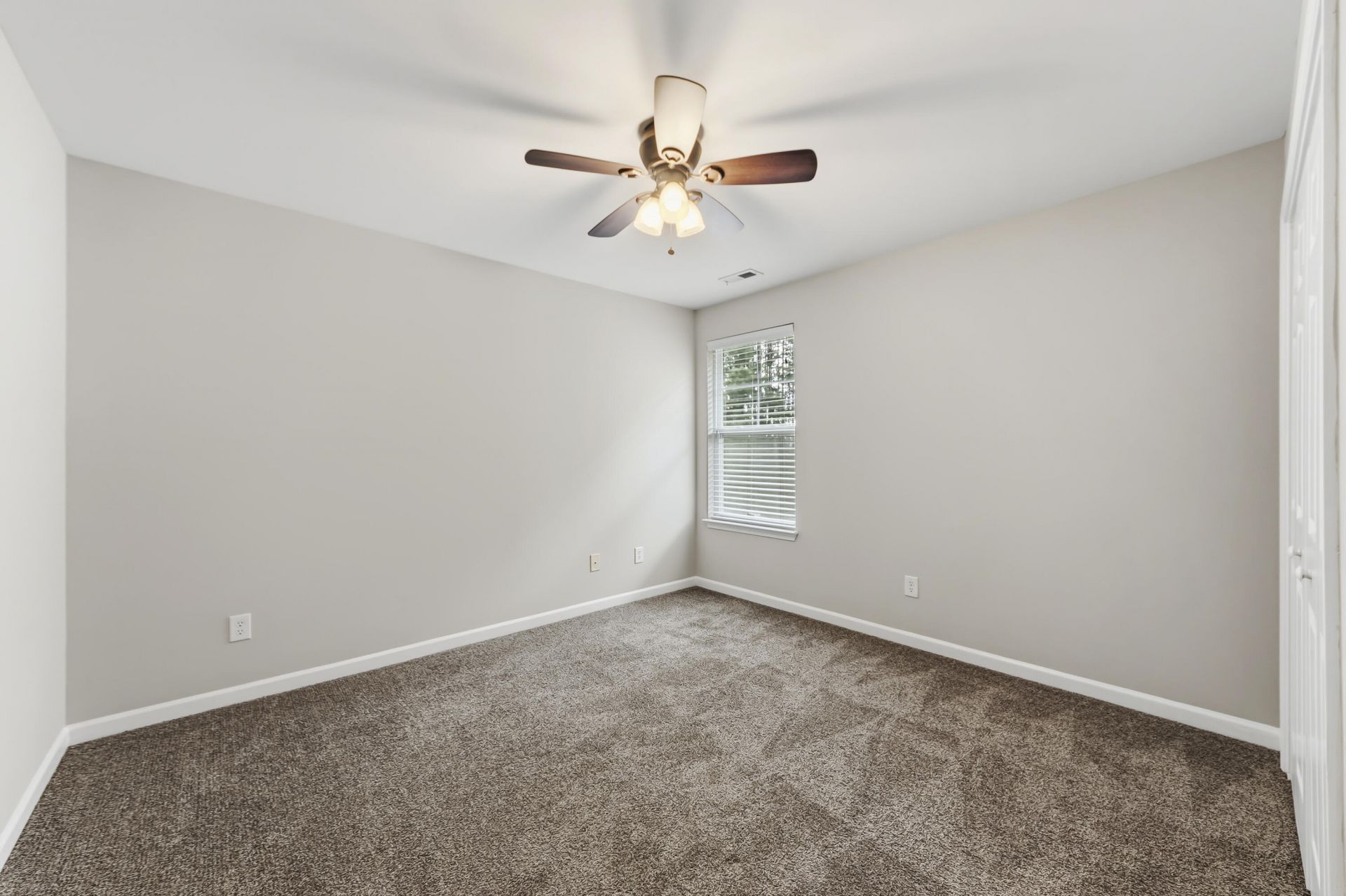 365 Sanctuary Park Drive Photo 21