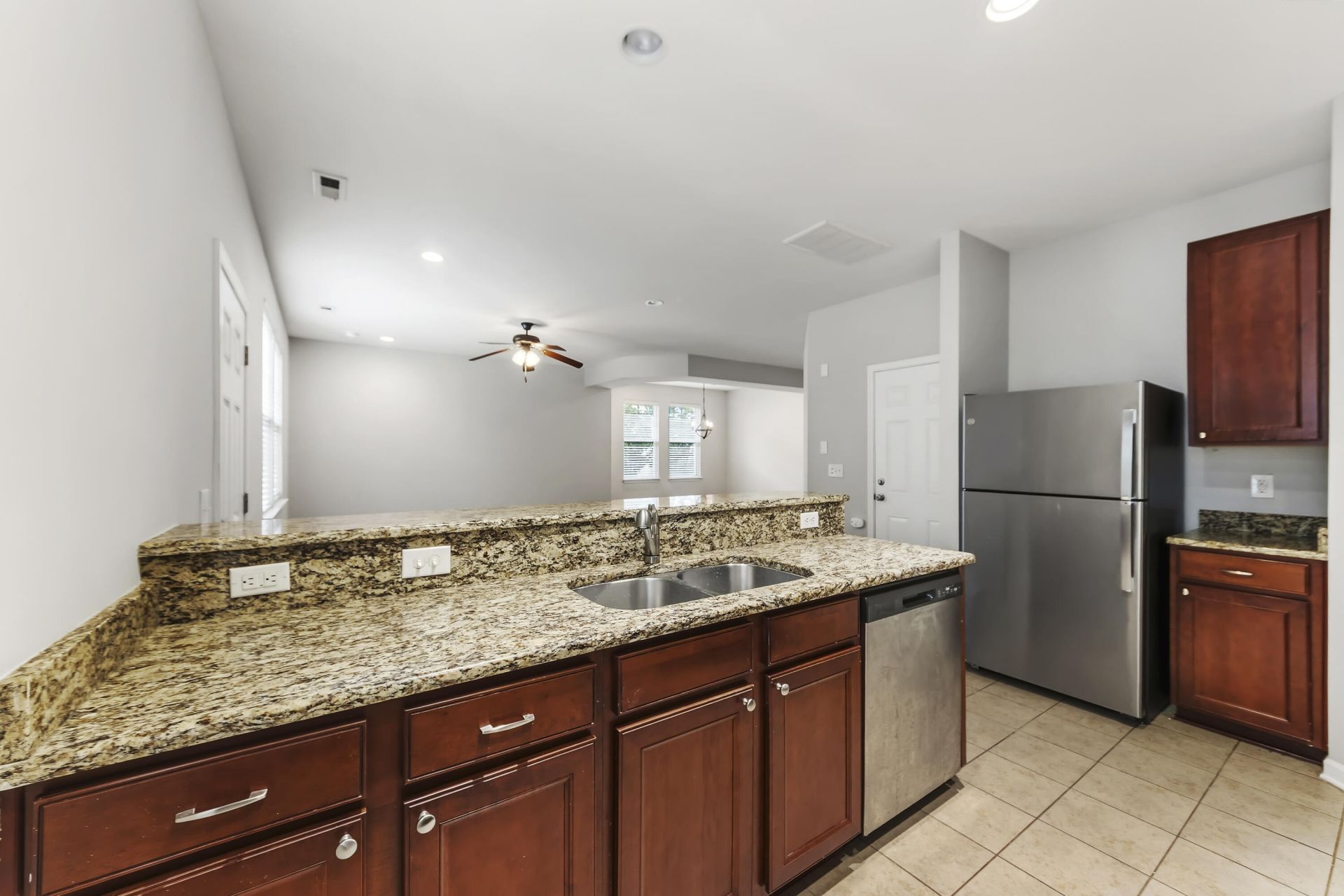 365 Sanctuary Park Drive Photo 7