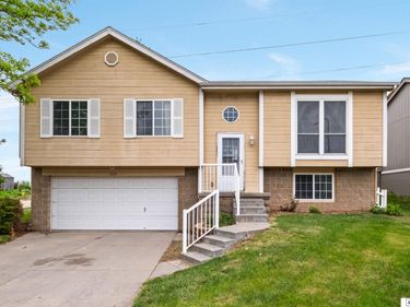 7614 Howell Street, Omaha, NE 68122