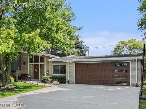 5567 Edinborough, West Bloomfield Twp, MI 48322
