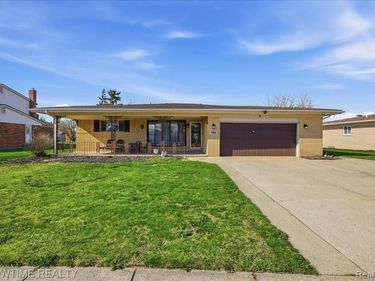 16515 Cederama Drive, Clinton Twp, MI 48038