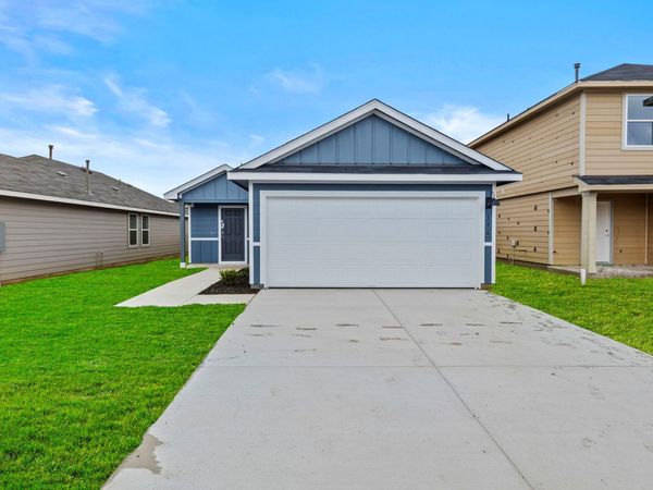 196 Surrey Oaks , Maxwell, TX 78656