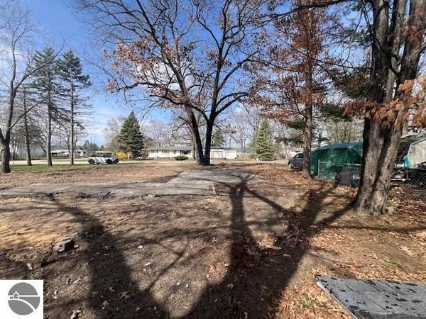 811 Linwood Lane, Traverse City, MI 49686