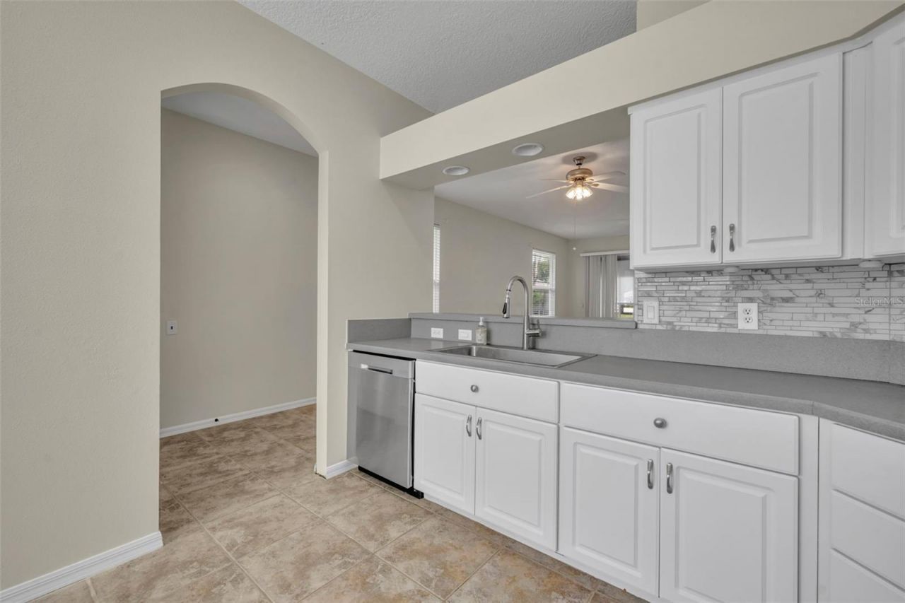 21630 Regency Park Ln, Leesburg, FL 34748 Photo