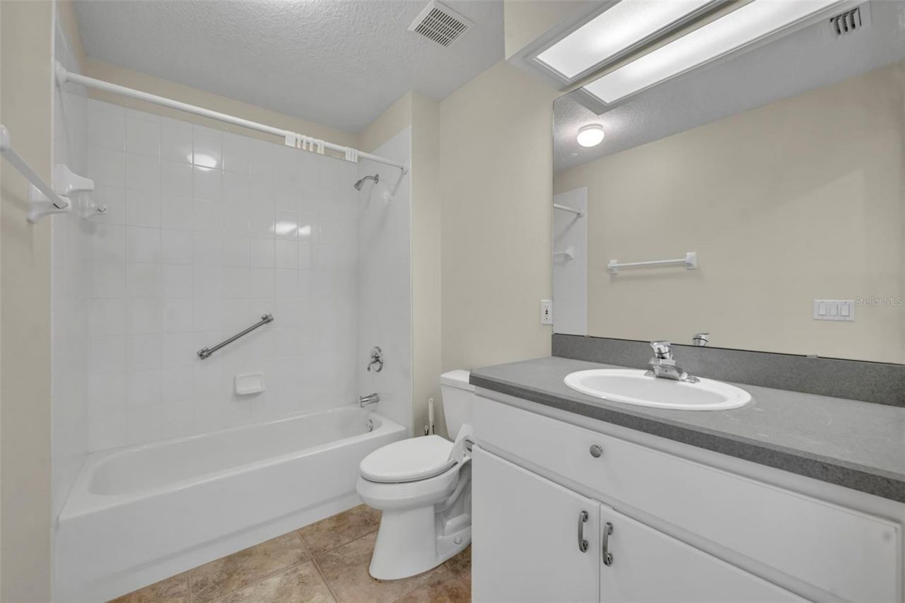 21630 Regency Park Ln, Leesburg, FL 34748 Photo