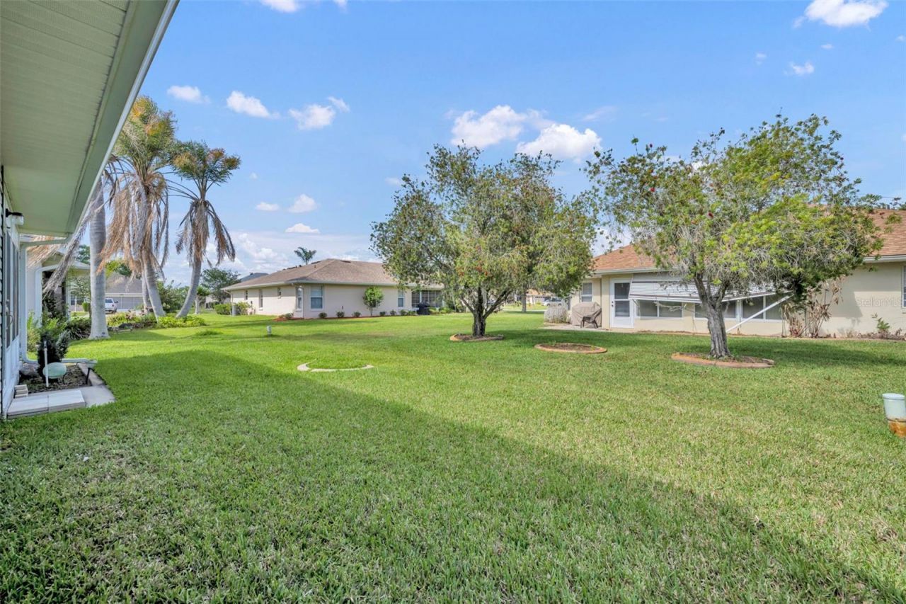21630 Regency Park Ln, Leesburg, FL 34748 Photo