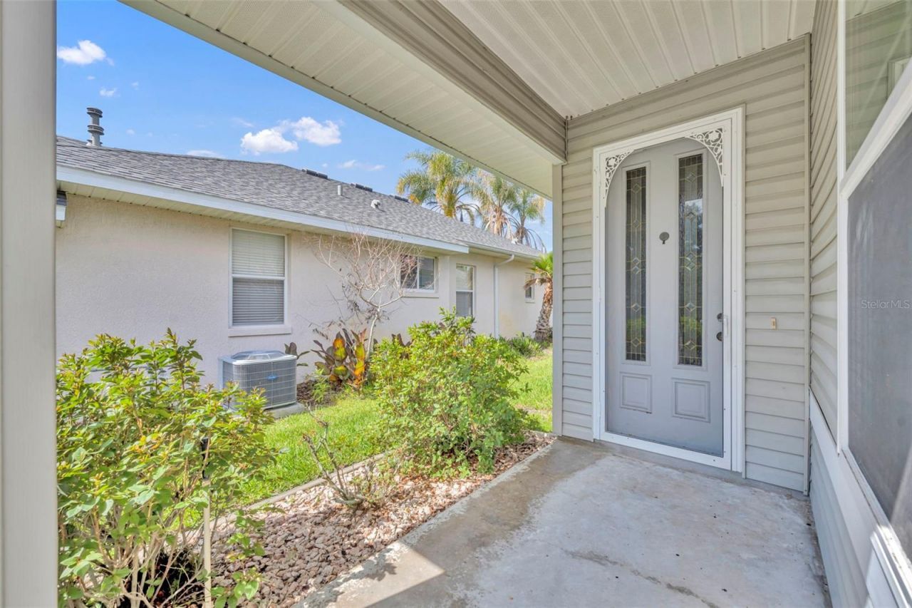 21630 Regency Park Ln, Leesburg, FL 34748 Photo
