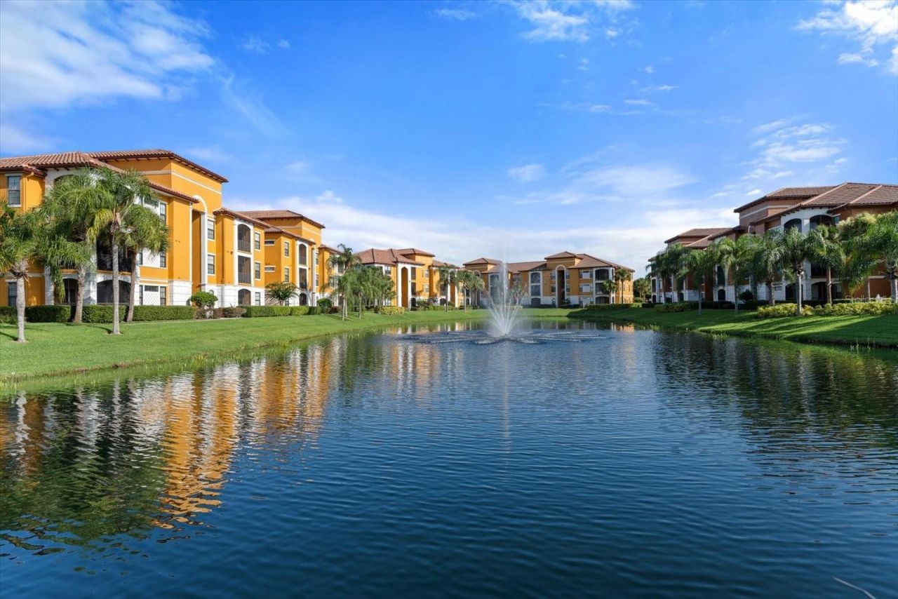 8377 38th Street Circle E, Unit 106, Sarasota, FL 34243 Photo
