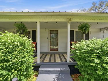 595 Ky-2002, McKee, KY 40447