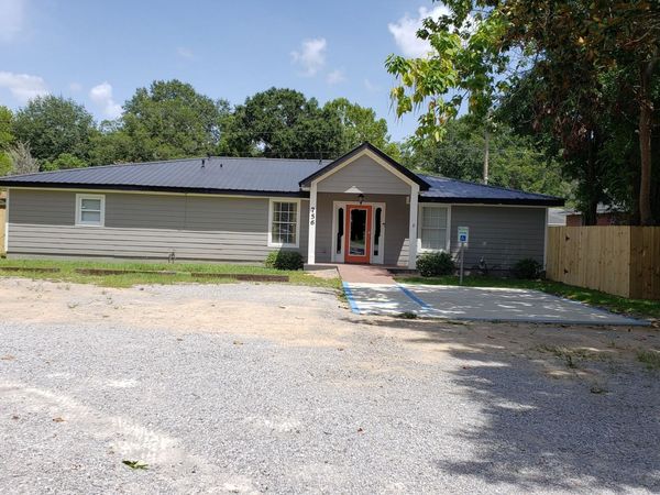 756 Industrial Drive, Crestview, FL 32539