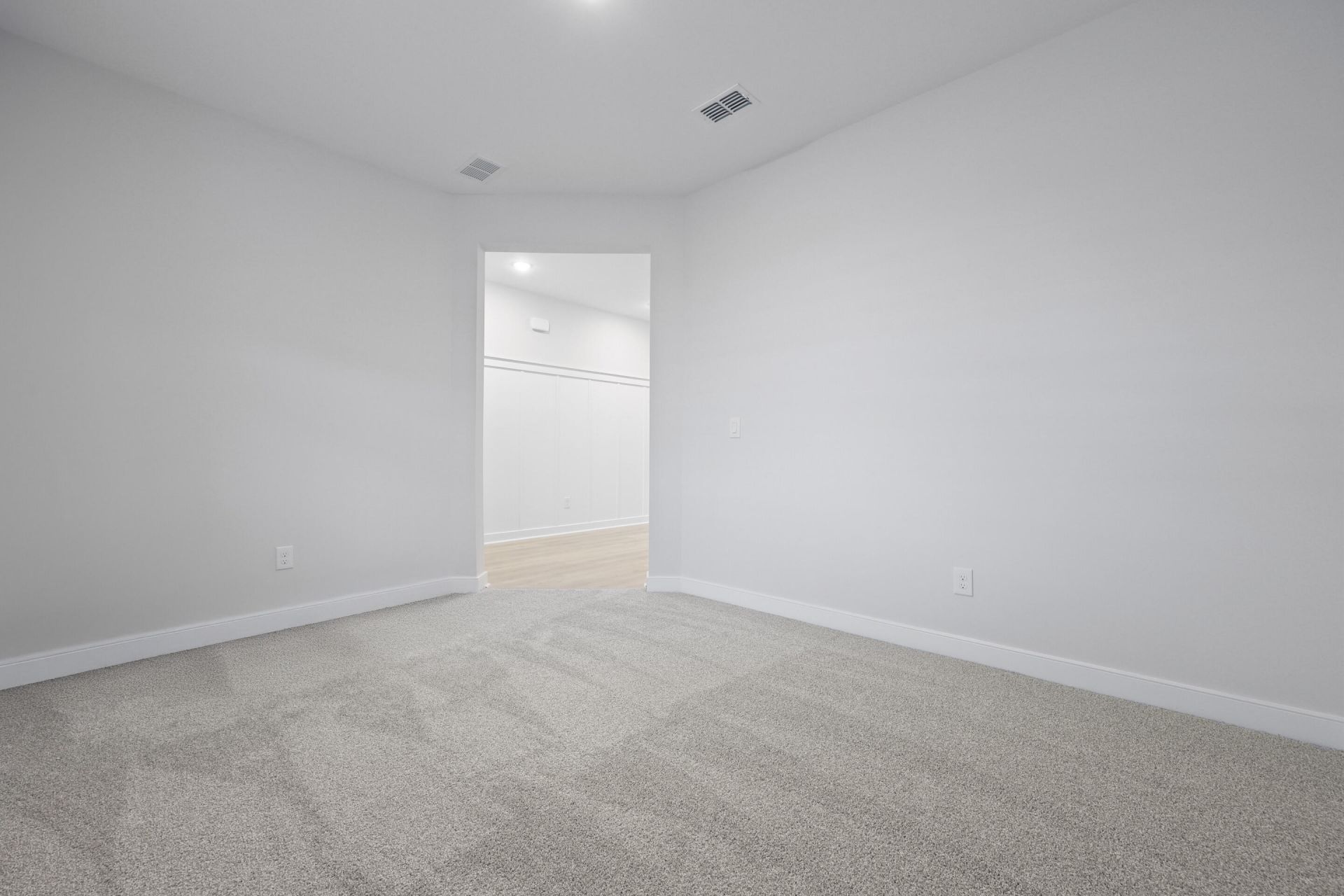 1043 Boyington Photo 11