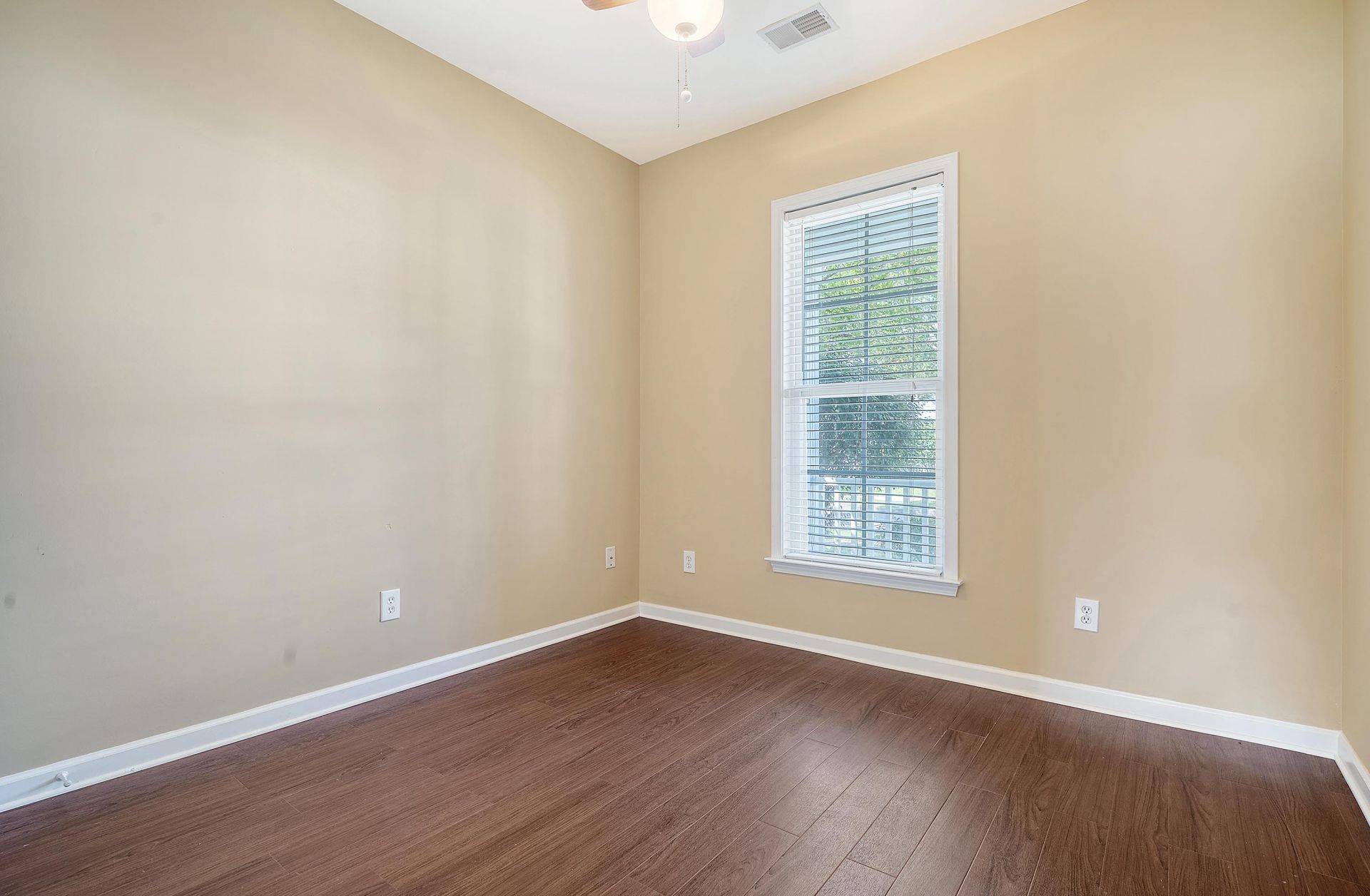 307 Pimpernel Street Photo 20
