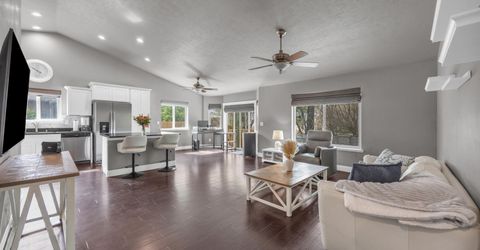 210 Heather Lane, Fernley, NV 89408 Photo