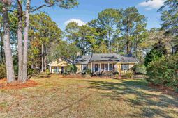 297 Linden Circle photo 4