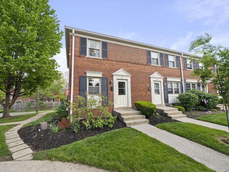 1790 Northwest Court, Unit F, Columbus, OH 43212 Photo 2