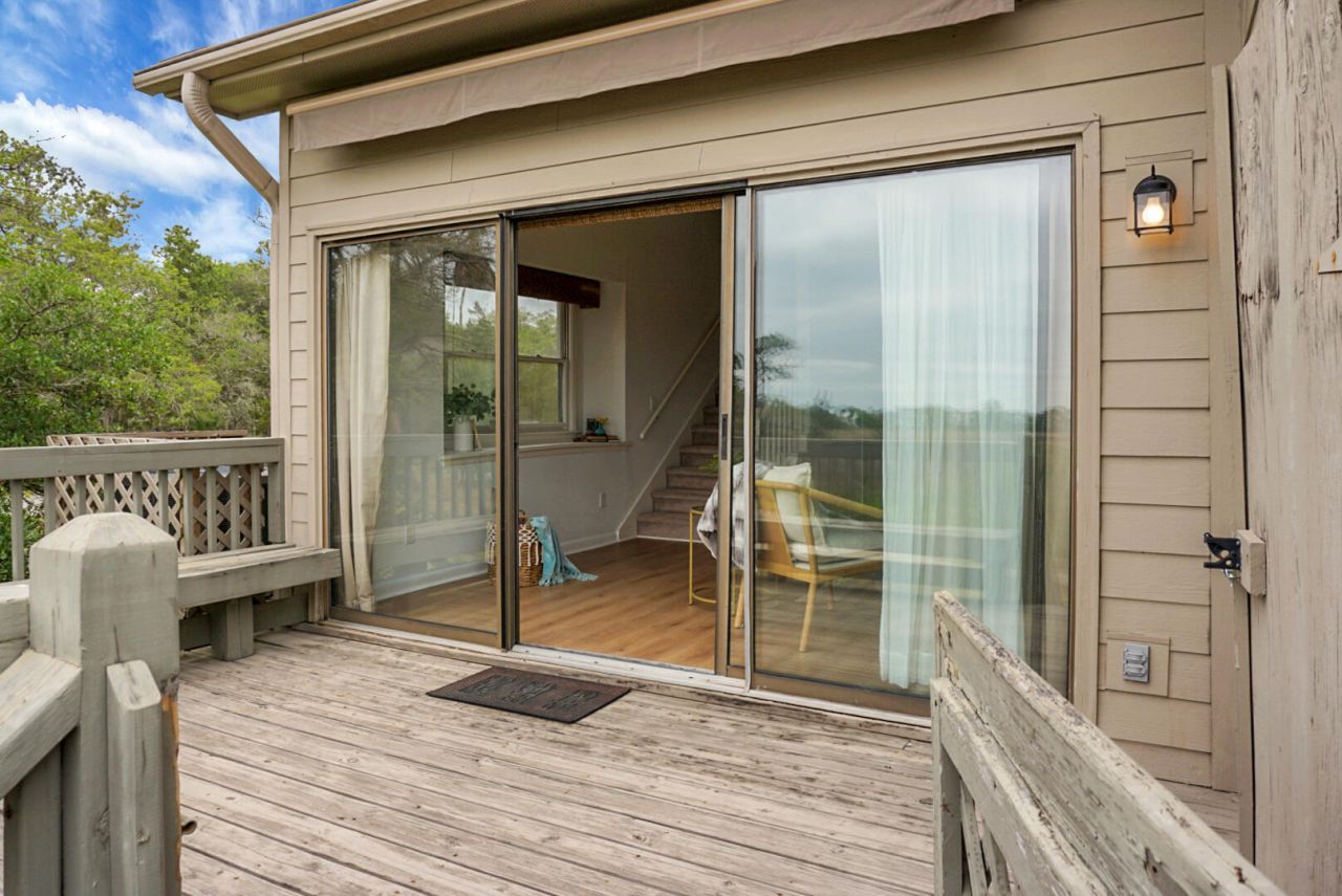 205 River Breeze Drive Photo 9