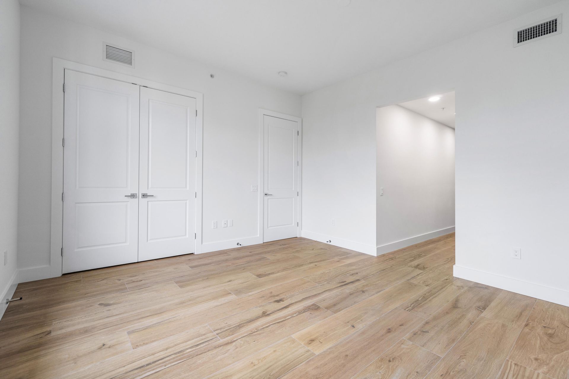 180 Lake Drive, Unit 2-302, Palm Beach Shores, FL 33404 Photo