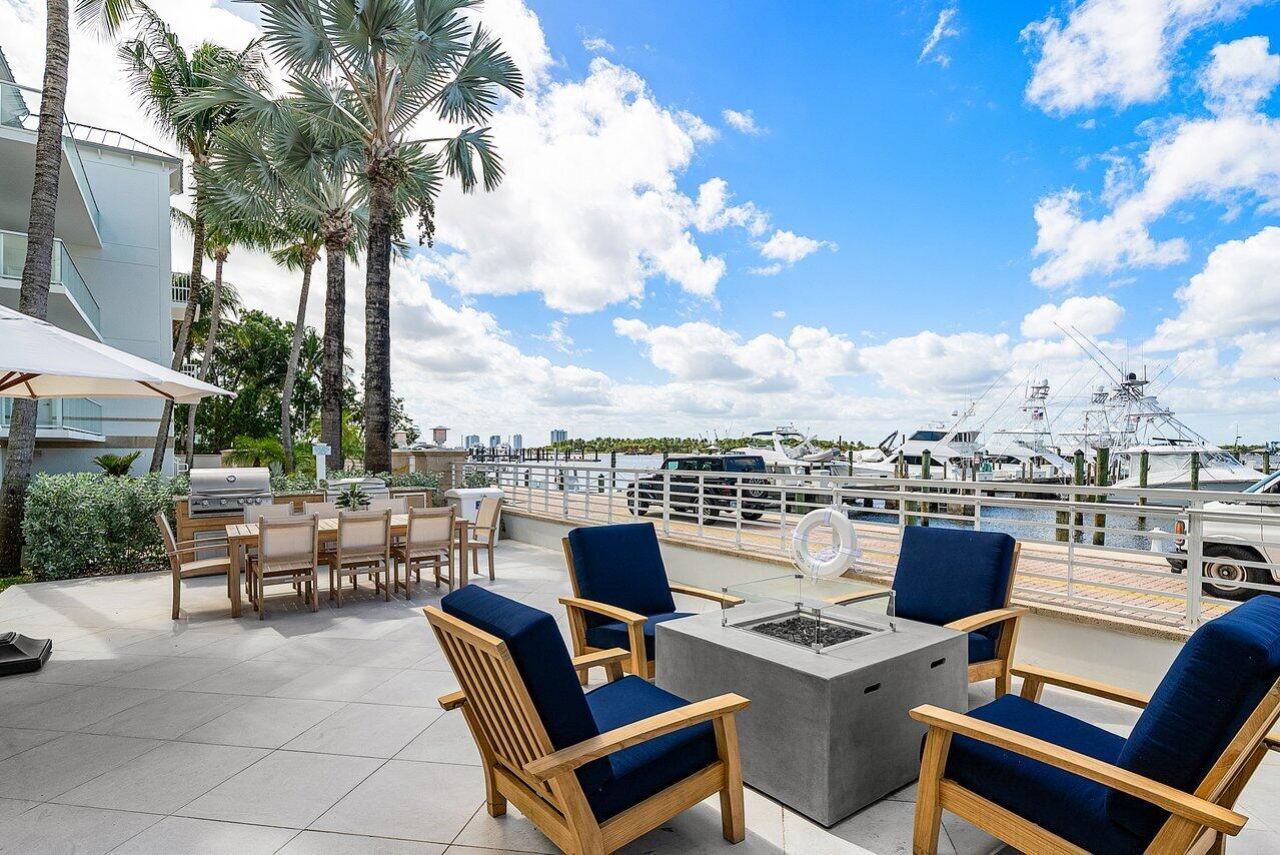 180 Lake Drive, Unit 2-302, Palm Beach Shores, FL 33404 Photo