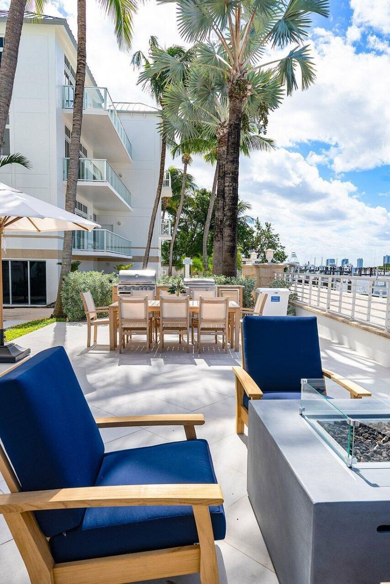 180 Lake Drive, Unit 2-302, Palm Beach Shores, FL 33404 Photo