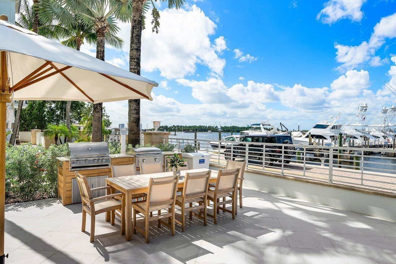 180 Lake Drive, Unit 2-302, Palm Beach Shores, FL 33404 Photo