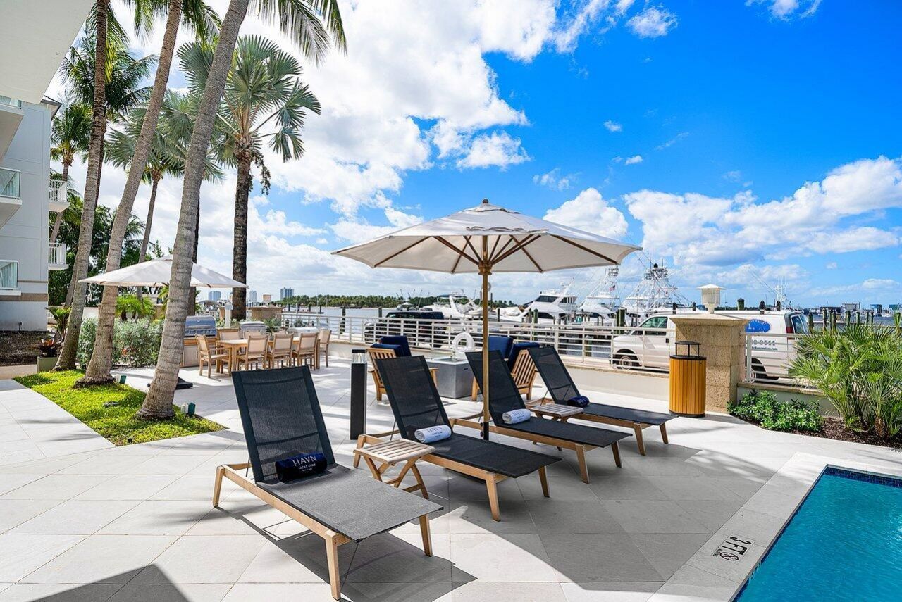 180 Lake Drive, Unit 2-302, Palm Beach Shores, FL 33404 Photo