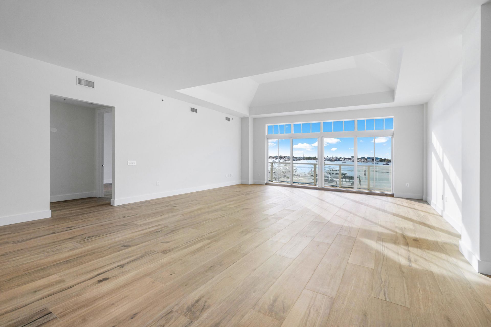 180 Lake Drive, Unit 2-302, Palm Beach Shores, FL 33404 Photo