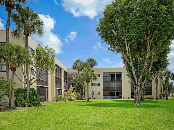 5160 Las Verdes Circle, Unit 117, Delray Beach, FL 33484