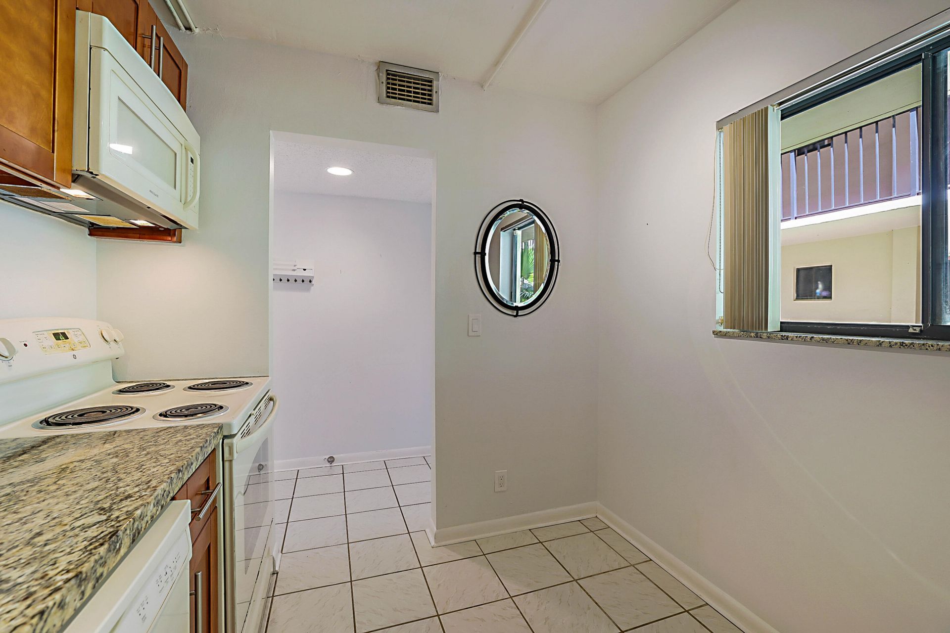 5160 Las Verdes Circle, Unit 117, Delray Beach, FL 33484 Photo