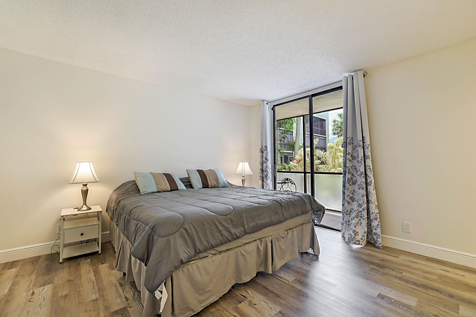 5160 Las Verdes Circle, Unit 117, Delray Beach, FL 33484 Photo