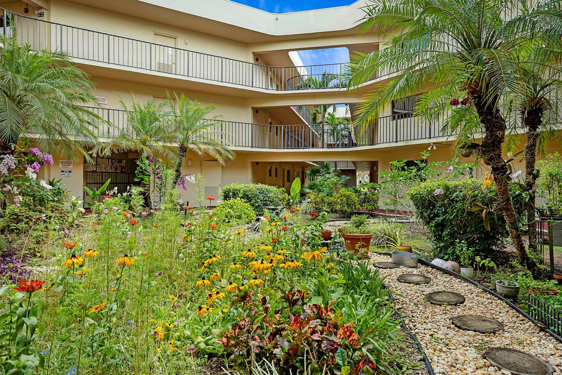 5160 Las Verdes Circle, Unit 117, Delray Beach, FL 33484 Photo
